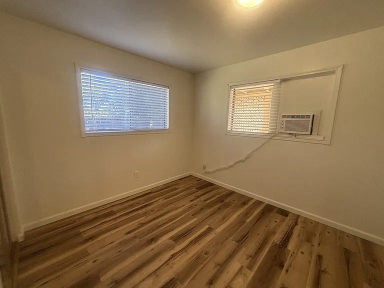 511 Coffee Rd — Photo 8