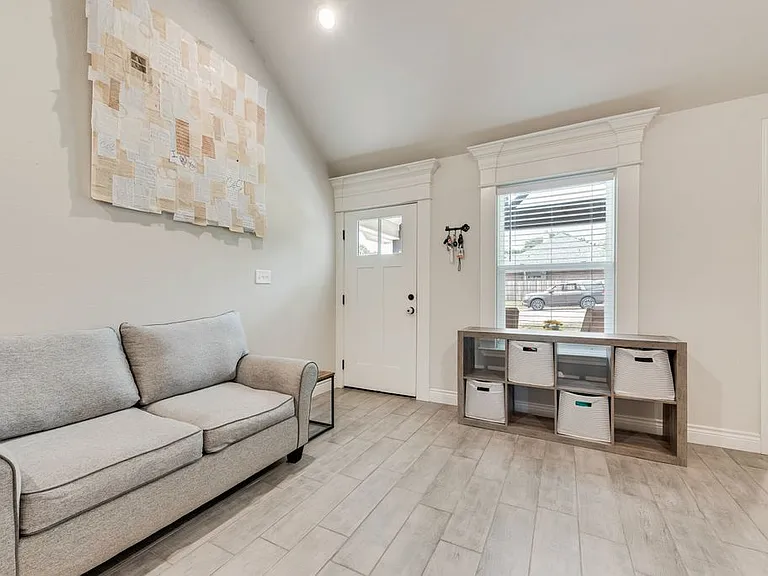 2601 Houston Ct — Photo 7