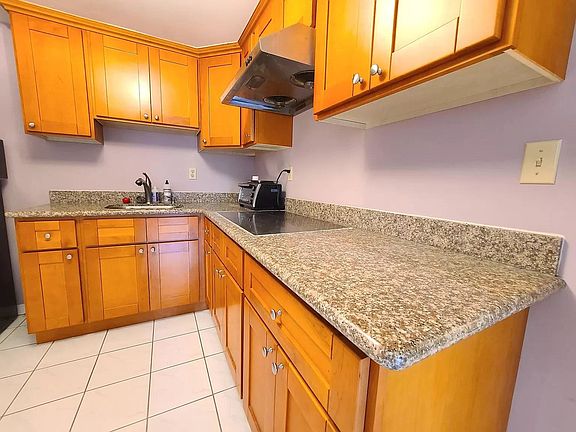2nd image of 2524 Rivera St