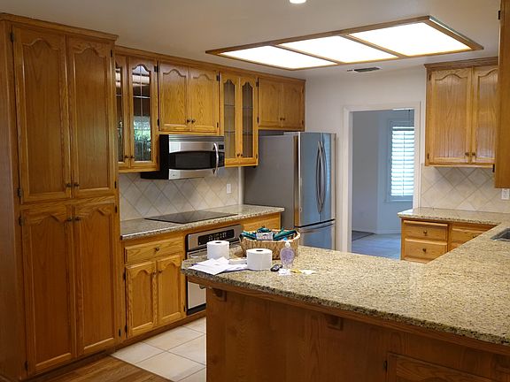 3rd image of 878 E Catalina Cir