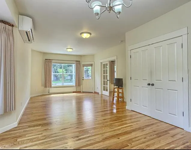 801 Blaine St — Photo 12