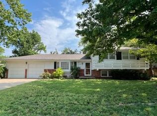 2920 W River Park Dr, Wichita, KS 67203
