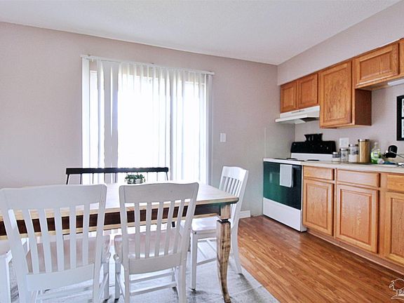 4th image of 672 S 72nd Ave #A-b