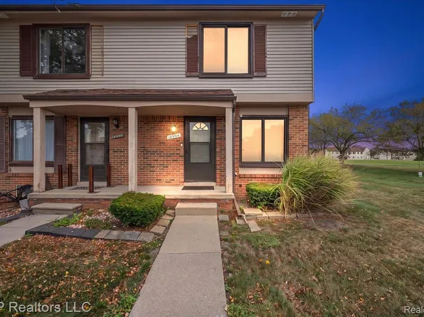 16994 Kingsbrooke Dr, Clinton Township, MI 48038