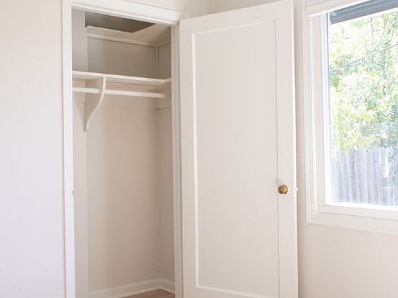 3rd image of 2334 Park Estates Dr