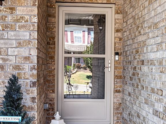 5th image of 4802 Genoa Dr