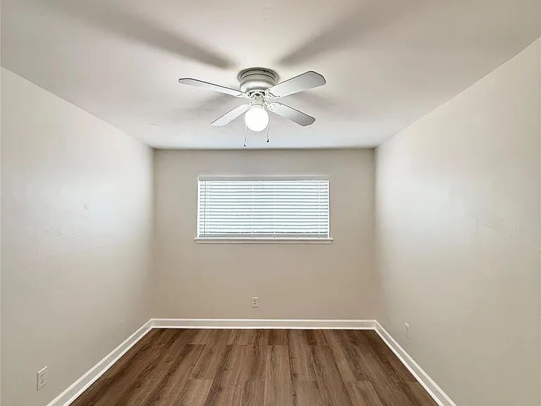 1141 N Durham Dr #15 — Photo 13