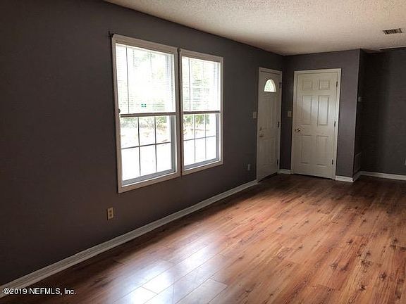 2nd image of 5036 Ravenwood Dr