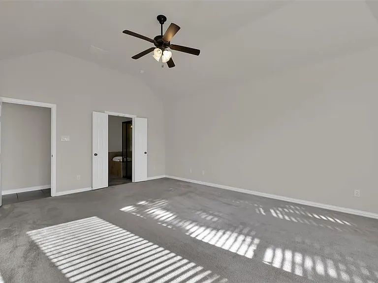 2 Maitland Ct — Photo 17