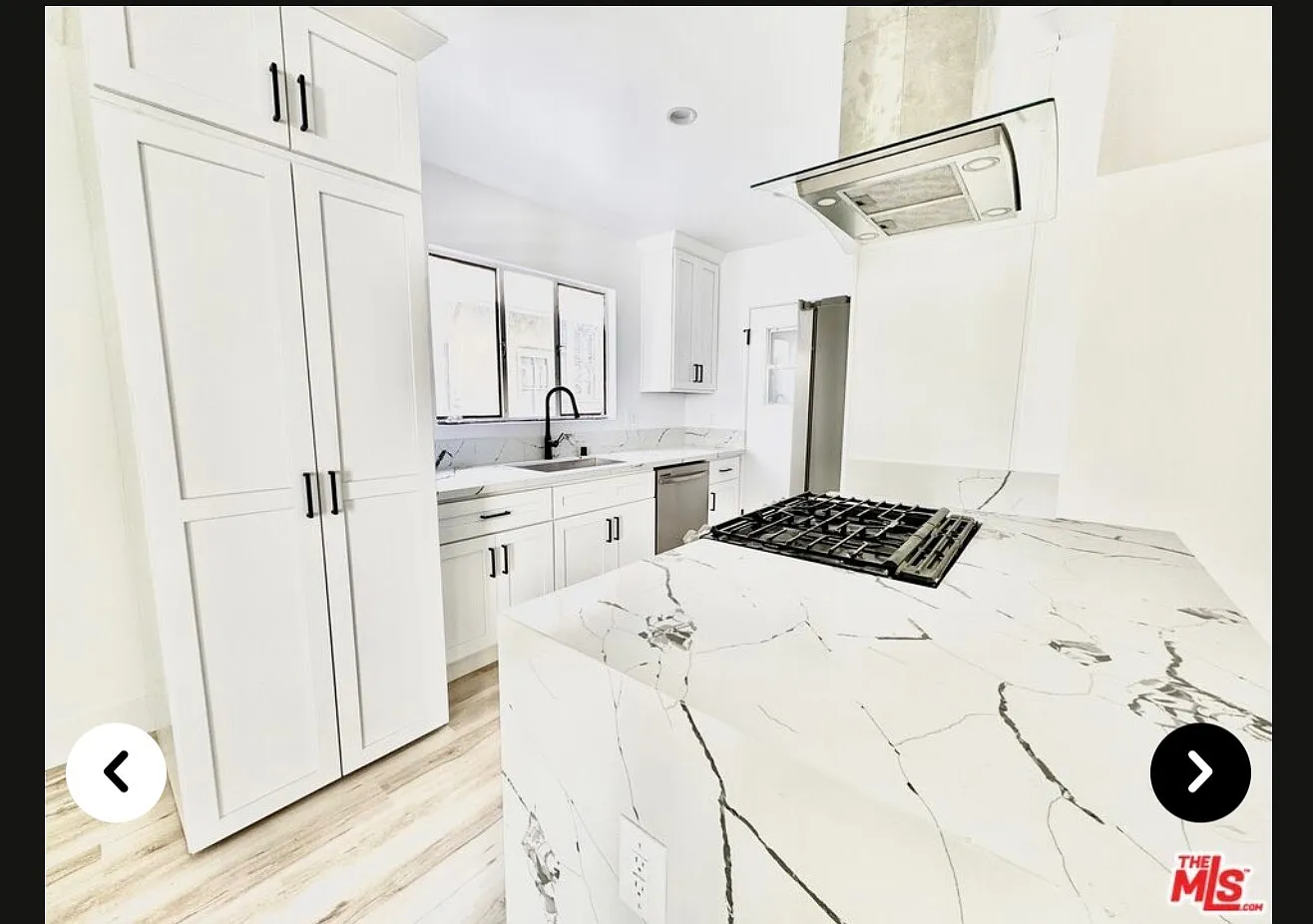 121 S. Crescent Dr. - D — Photo 3