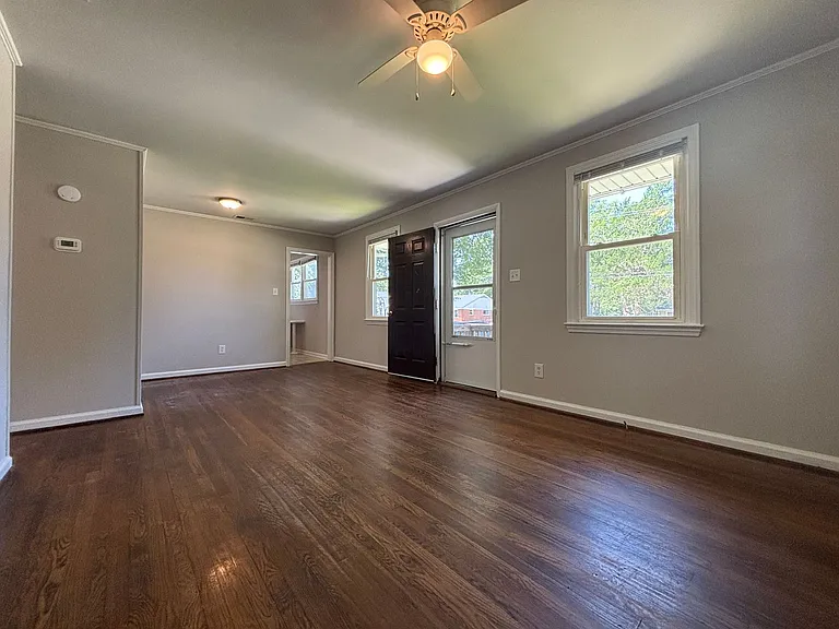 412 New River Dr — Photo 3