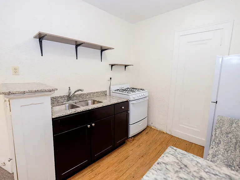 3220 Garfield Avenue — Photo 16