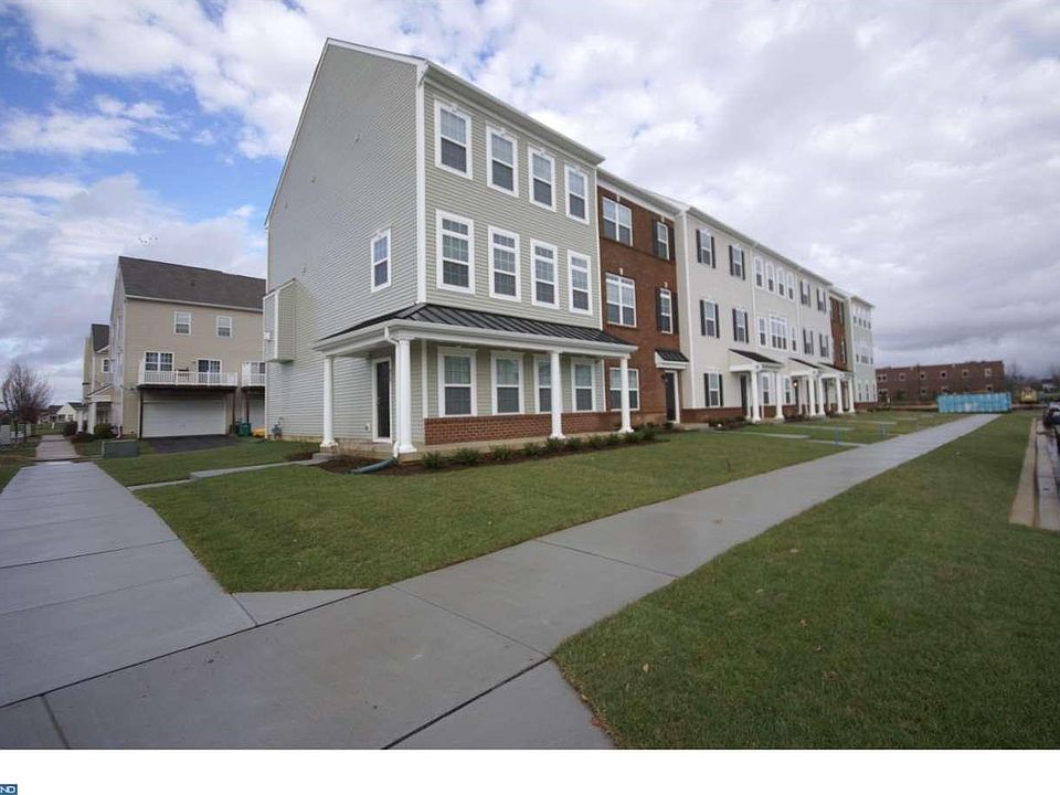 1st image of 313 S Parkway Dr