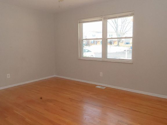 5th image of 833-835 Cole Blvd