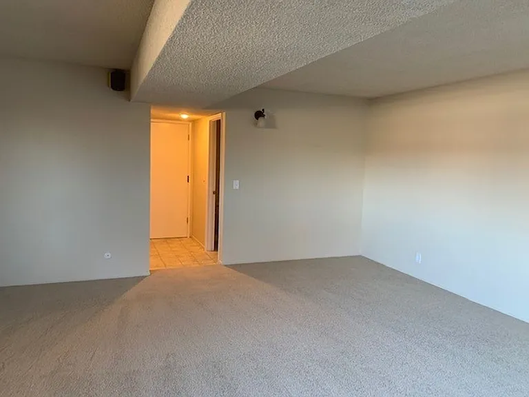 1120 Eden Bower Ln — Photo 20