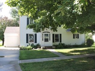 405 E Michigan Ave, George, IA 51237