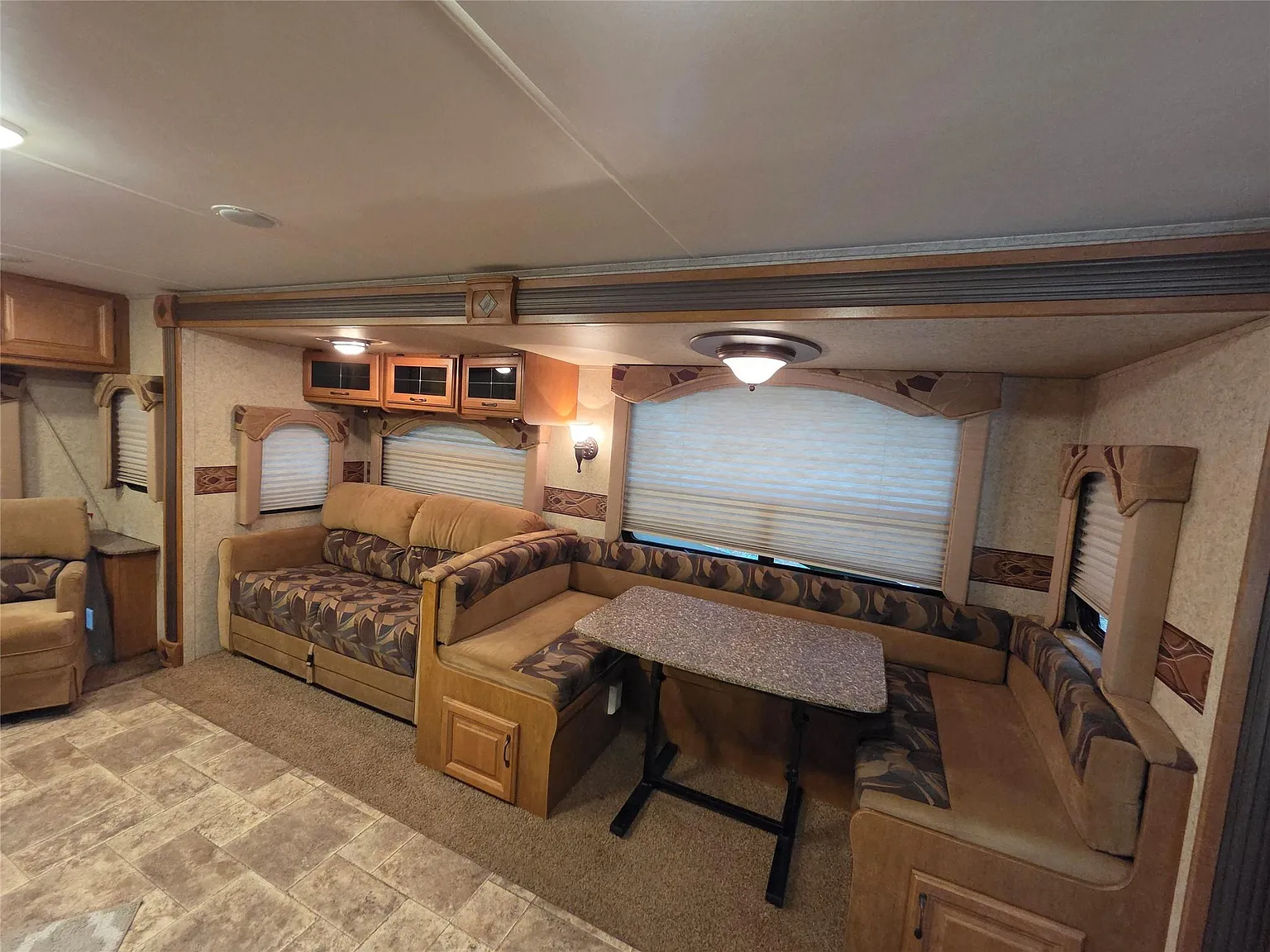 1 bed, 1.0 bath, 240 sqft, $850 — Photo 3