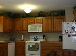 2713 Center Lake Dr, Spirit Lake, IA 51360
