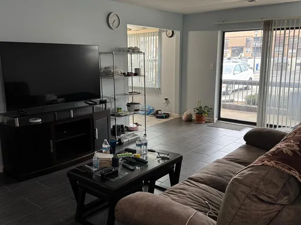 333 Sharon Garden Ct #333, Woodbridge, NJ 07095