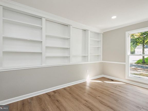 5th image of 3116 Catrina Ln