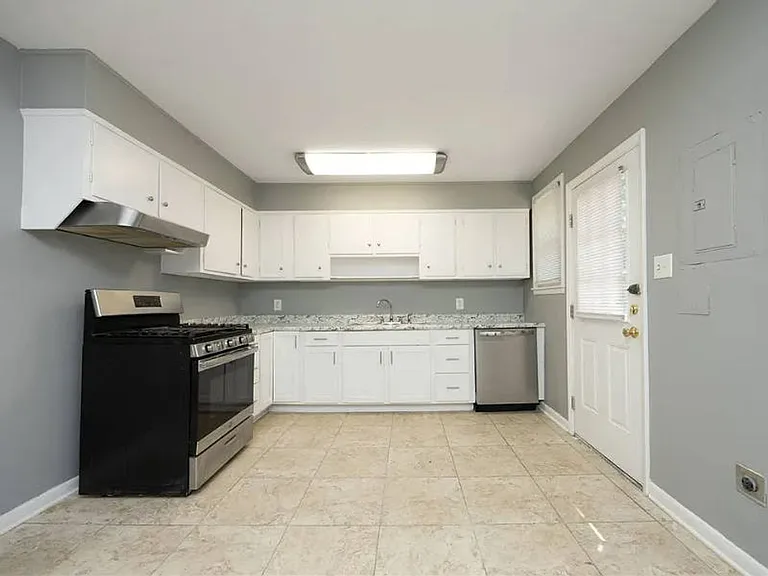 3405 Apache Dr — Photo 8