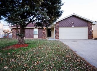 922 W Sunset St, Springfield, MO 65807