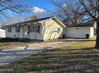 303 Highland Ave, Monett, MO 65708