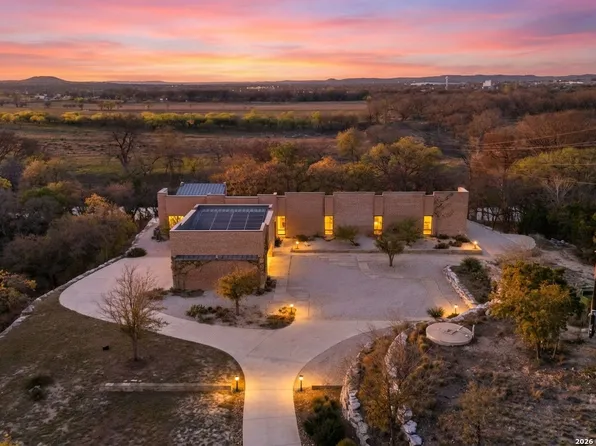 115 Seale Hill, Comfort, TX 78013