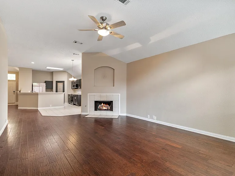 615 Lake Bridge Dr — Photo 29