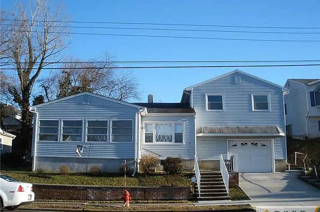 511 Lefferts St — Photo 13