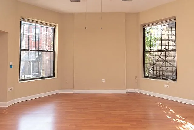 742 W. Fullerton — Photo 16