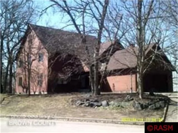 24 Indian Point Dr, New Ulm, MN 56073