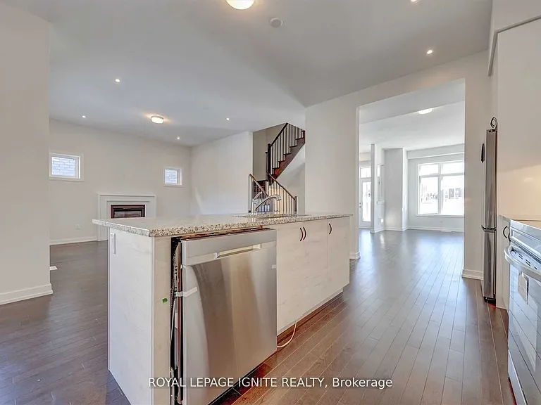 56 Rustle Woods Ave — Photo 14