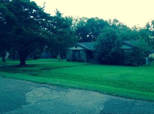 708 Hurst St, Angleton, TX 77515