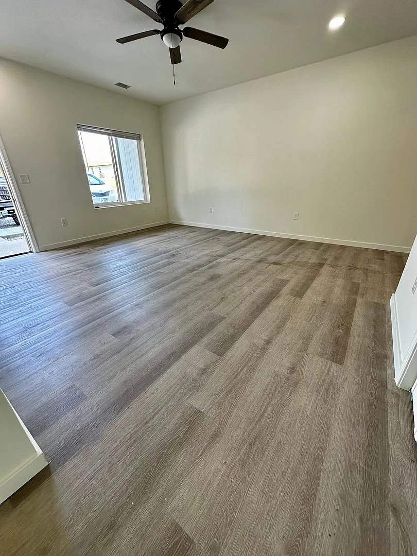 411 Hillcrest Dr — Photo 4