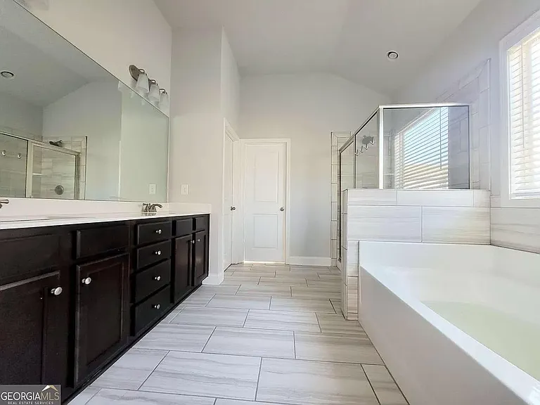 7013 Branch Creek Cv — Photo 18