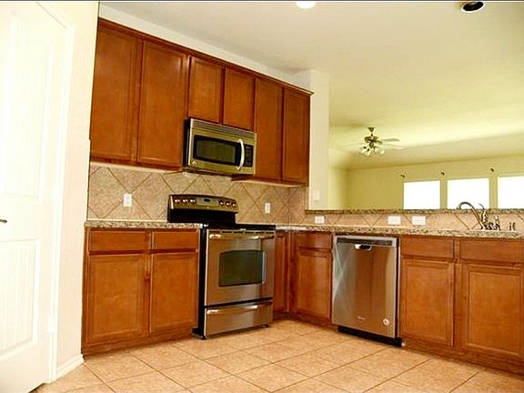 5th image of 908 Buffalo Creek Dr