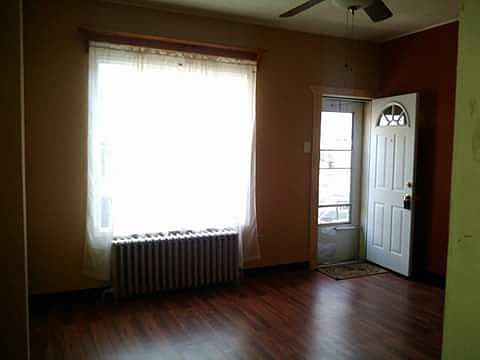living room w/picture window
