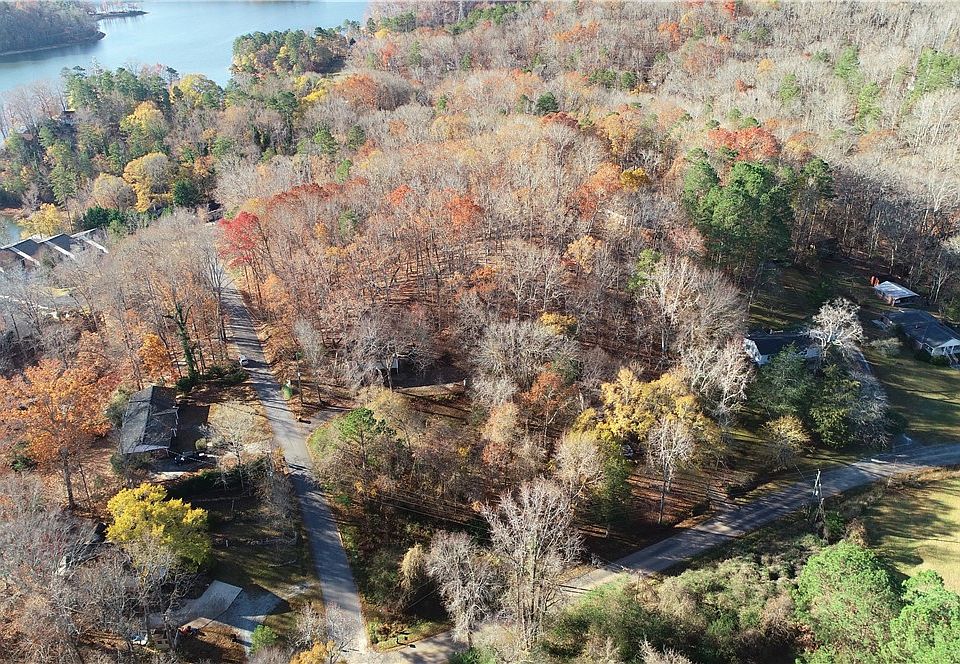 2nd image of S/side Old Six Mile Rd