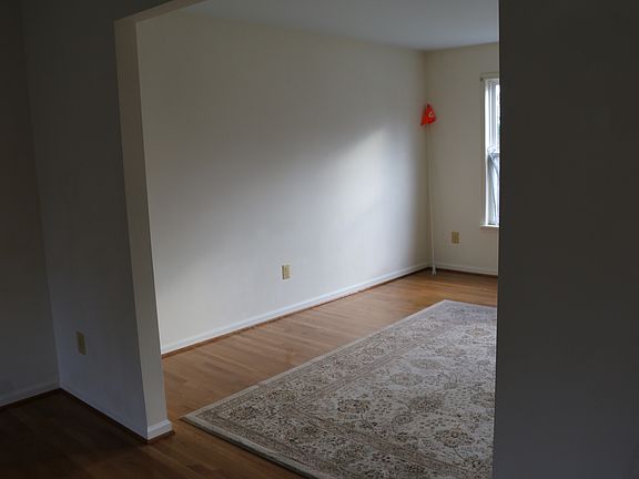 2nd image of 1019 Crestview Dr