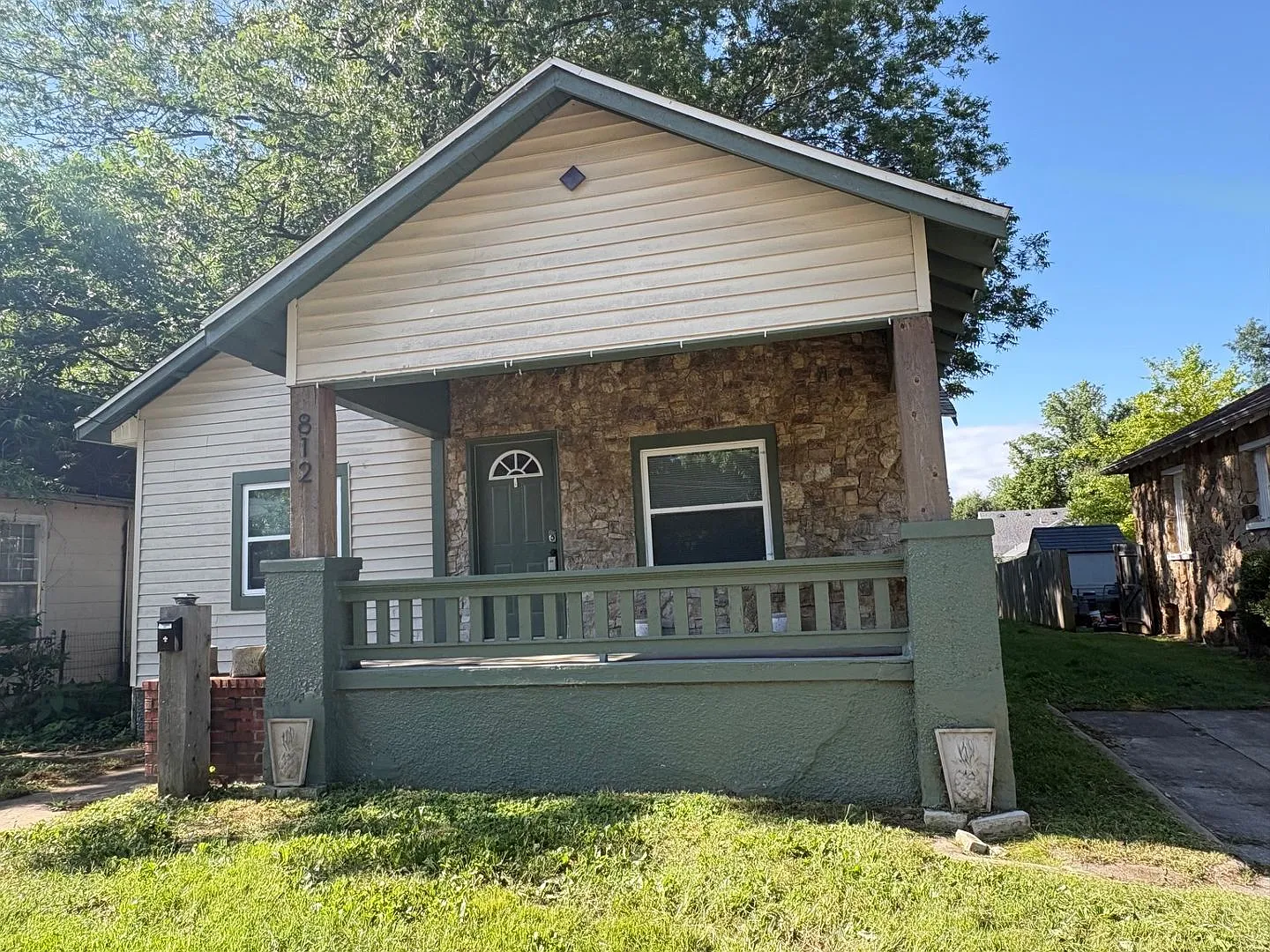 Charm, location and a great price ! Do not pass this up — Photo 1