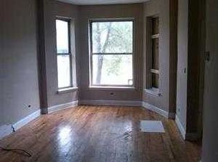 4450 W Congress Pkwy #105, Chicago, IL 60624
