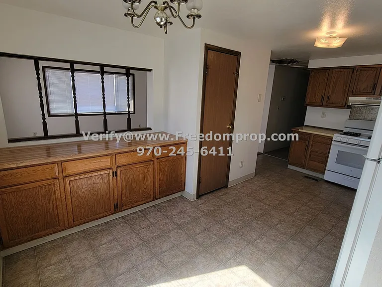 3080 Colorado Ave — Photo 2