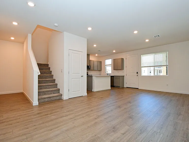 1016 Middle Gate Rd — Photo 4