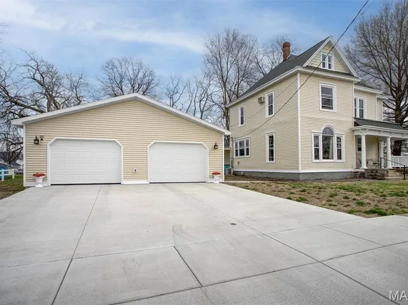 130 S Monroe St, Pittsfield, IL 62363