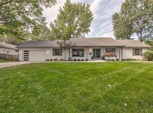 9718 Wenonga Ln, Leawood, KS 66206