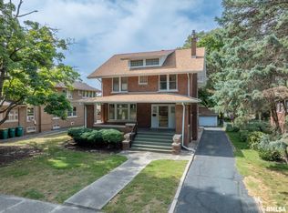 1030 N Cedar St, Galesburg, IL 61401