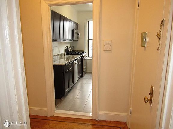 4th image of 15110 35th Ave APT 2E