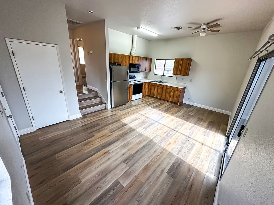 1st image of 1420 Branstetter Ln #1