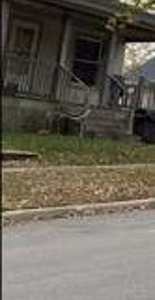 Exterior Neighborhood (street photo)